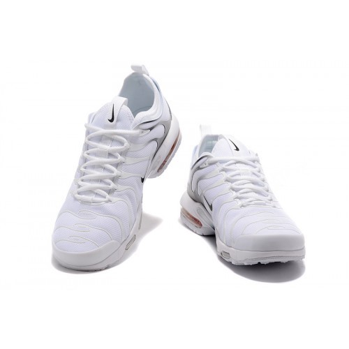 nike requin blanc