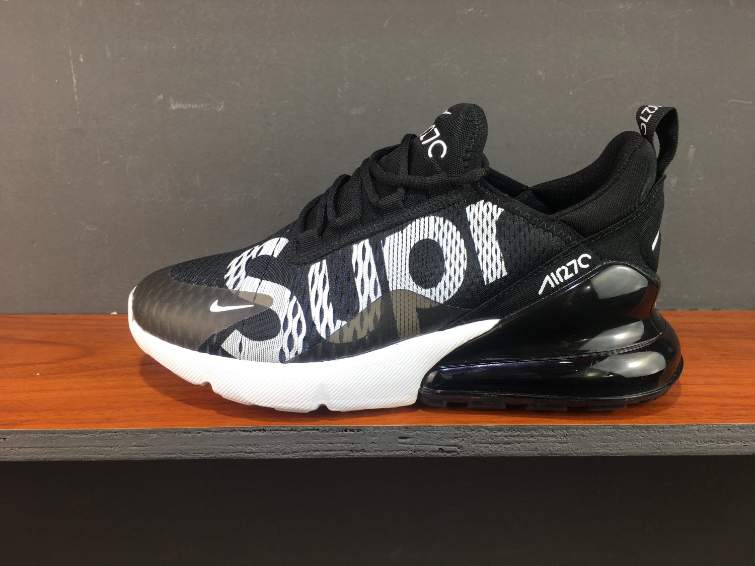 nike air max 270 x supreme black