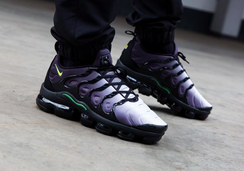 vapor air max plus black